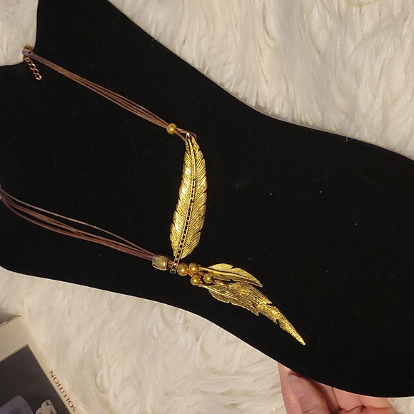 Nacklace - Picture 4 of 5